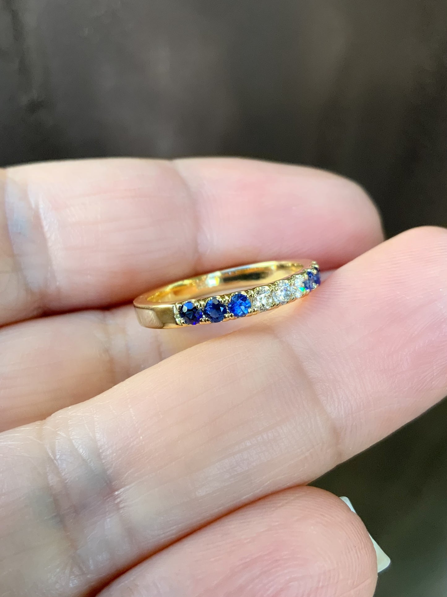 Diamond Band with Gradient Blue Sapphires/ Blue White Ring/ Blue Sapphire and Diamond Pave Ombre Stacking Ring/ 2.3mm Unique Wedding Band/ 9-Stone Diamond Blue Sapphire Band