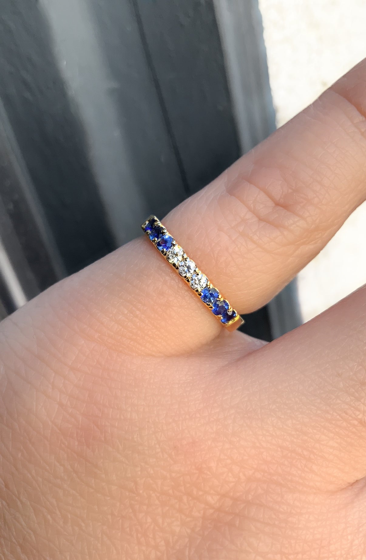 Diamond Band with Gradient Blue Sapphires/ Blue White Ring/ Blue Sapphire and Diamond Pave Ombre Stacking Ring/ 2.3mm Unique Wedding Band/ 9-Stone Diamond Blue Sapphire Band