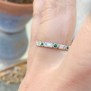 Baguette Round Emerald Diamond Ring/ 2.5mm Milgrain Bezel Baguette Diamond Band/ Alternating Emerald Diamond Baguette Dot Eternity Wedding, Anniversary Ring/ April May Two Birthstone Stacking Ring