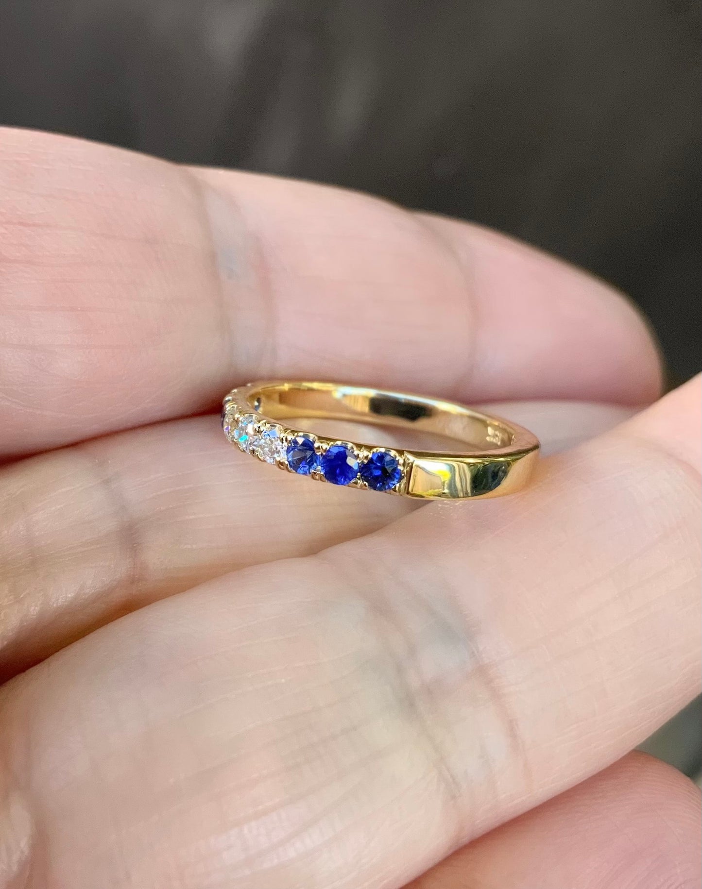 Gradient Blue White Ring/ Blue Sapphire and Diamond Pave Ombre Stacking Ring/ 2.3mm Unique Wedding Band/ 9-Stone Diamond Blue Sapphire Band