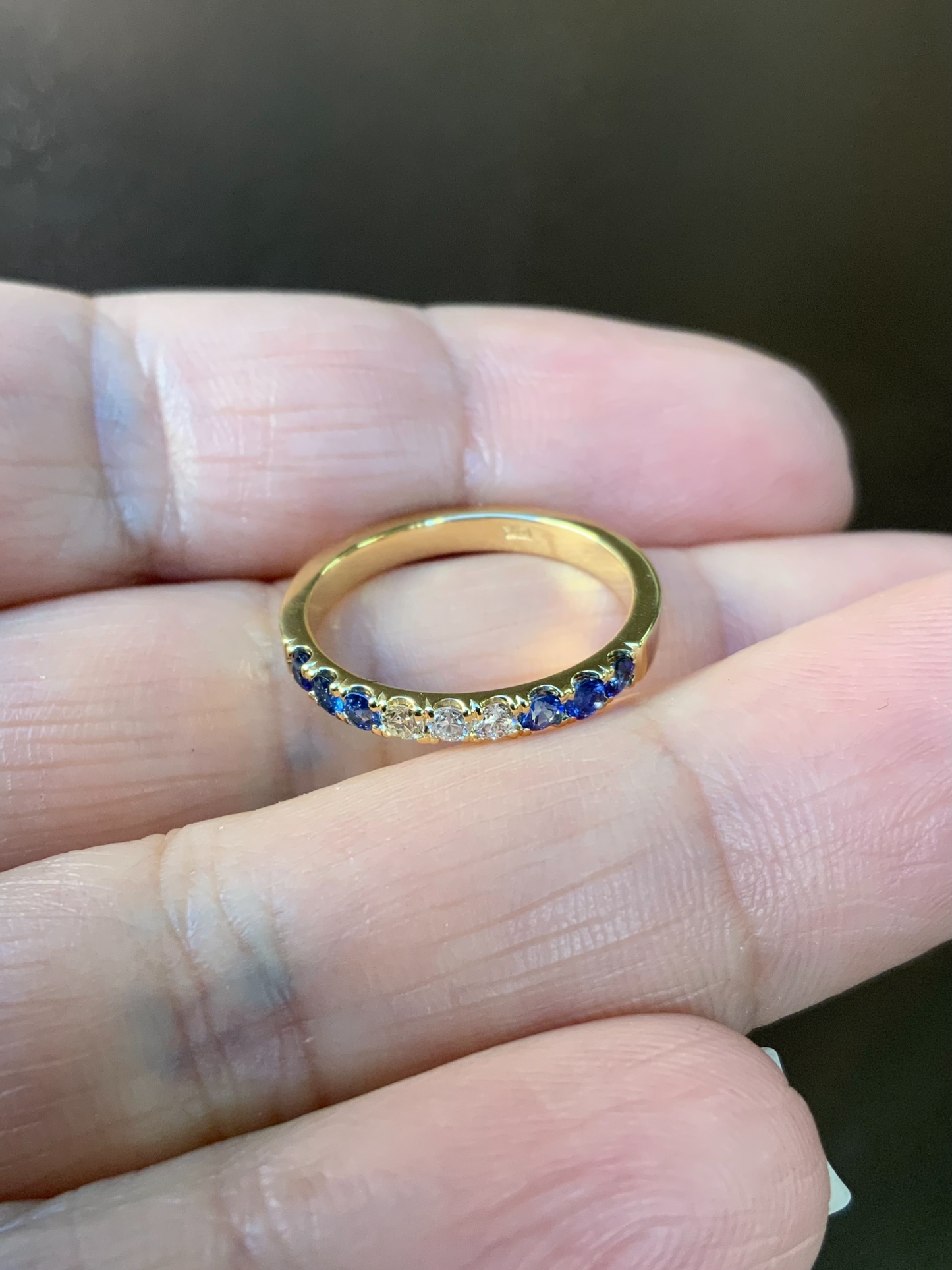 Diamond Band with Gradient Blue Sapphires/ Blue White Ring/ Blue Sapphire and Diamond Pave Ombre Stacking Ring/ 2.3mm Unique Wedding Band/ 9-Stone Diamond Blue Sapphire Band